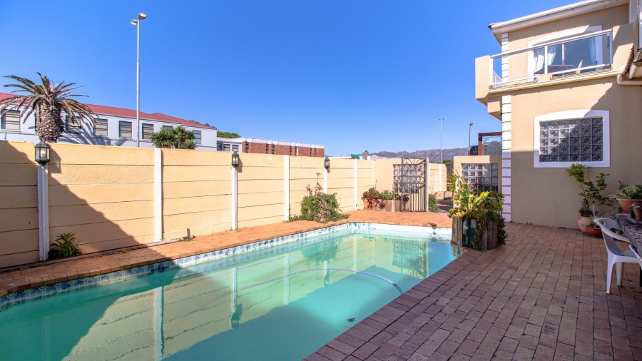 6 Bedroom Property for Sale in Van Ryneveld Western Cape